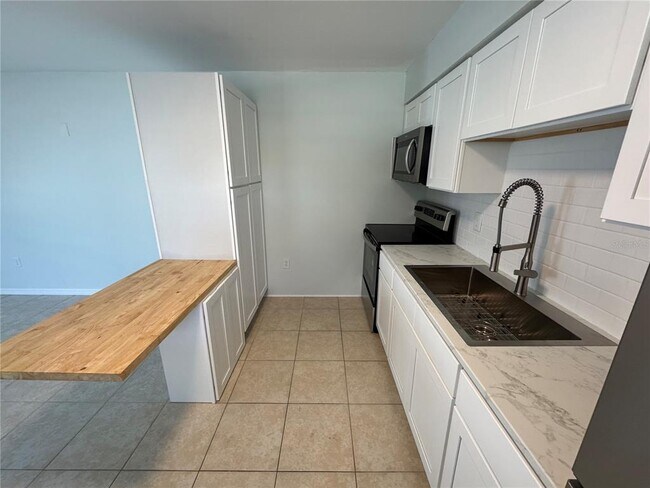 Foto del edificio - 215 Park Blvd S