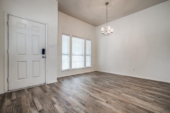 Building Photo - 9900 Northgate Dr