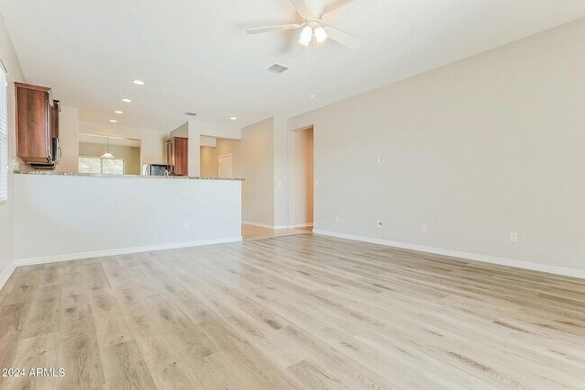 Foto del edificio - 20561 N Grantham Rd
