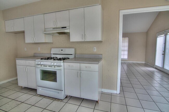 Building Photo - 12722 Le Chateaux Dr