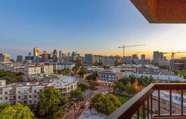 Building Photo - 3030 McKinney Ave