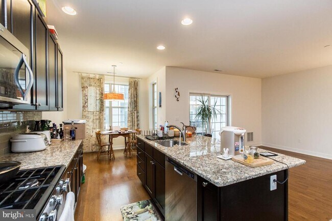 Foto del edificio - 207 Brinley Ct