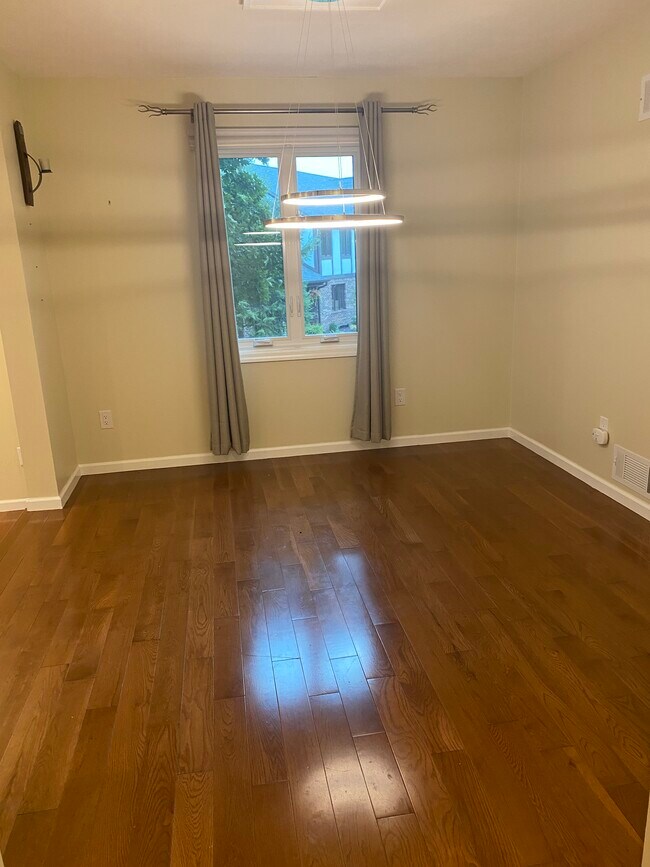 Foto del edificio - 1585 Stone Mansion Dr