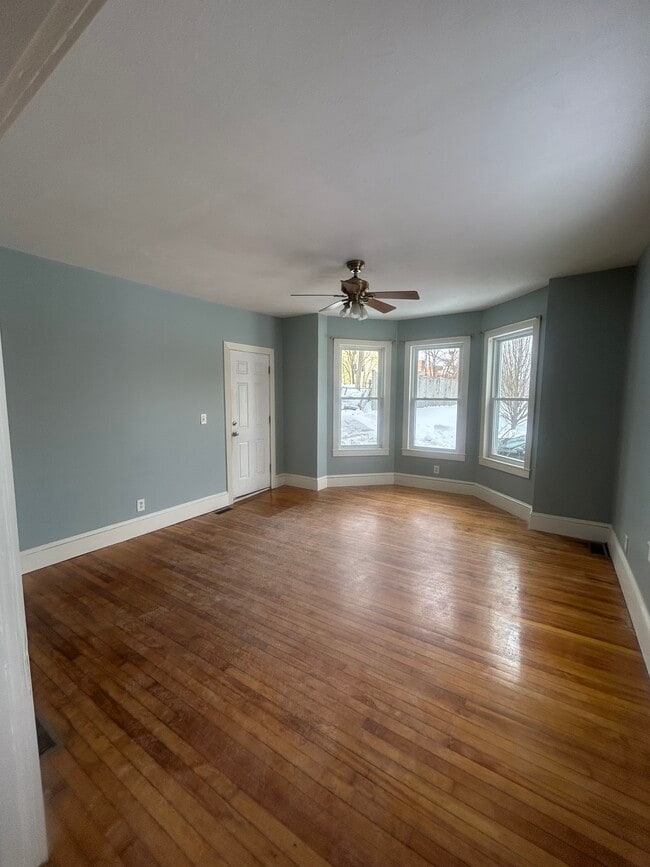 Building Photo - 7 Cristy St