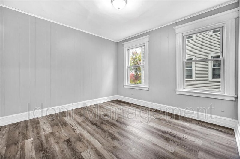 Primary Photo - 80 Lounsbury Ave