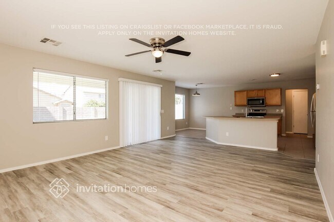 Foto del edificio - 8806 N 67th Ln