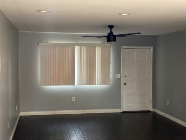 Building Photo - 3331 W Del Monico Ln