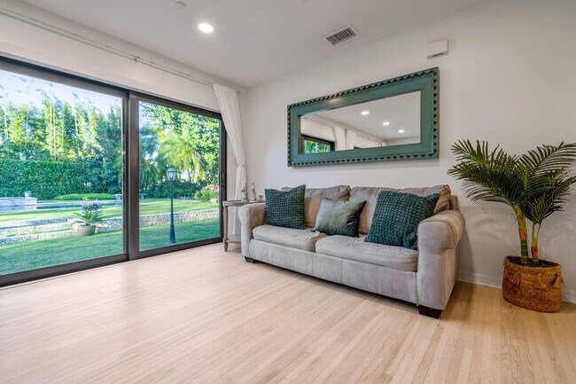 Foto del edificio - 915 NW 20th St