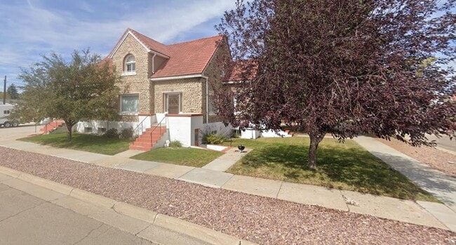 Building Photo - 401 Onyx St
