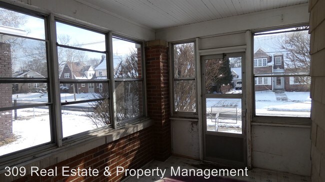 Building Photo - 603 E Arcadia Ave