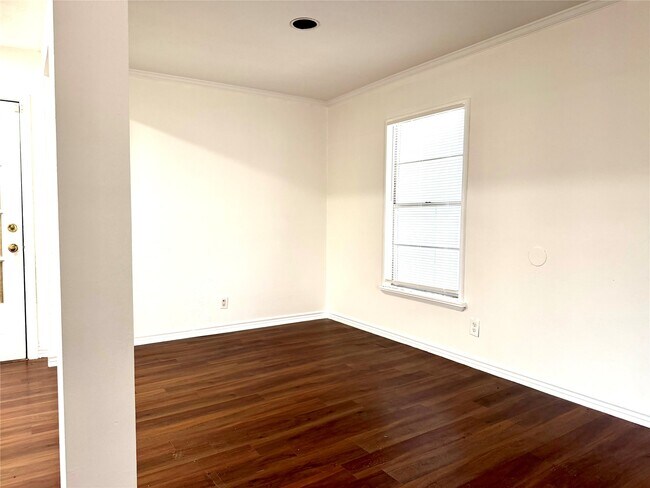 Foto del edificio - 5422 Timber Creek Dr