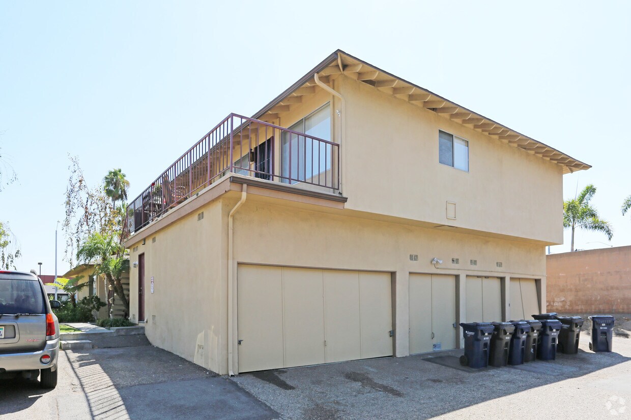 Building Photo - 16961 Gothard St