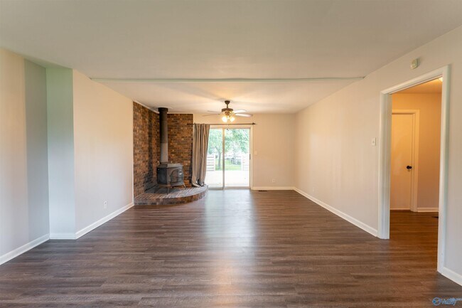 Foto del edificio - 2313 Euclid Rd NW
