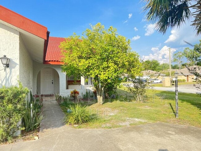 Building Photo - 25 Plain View Drive - Unit B