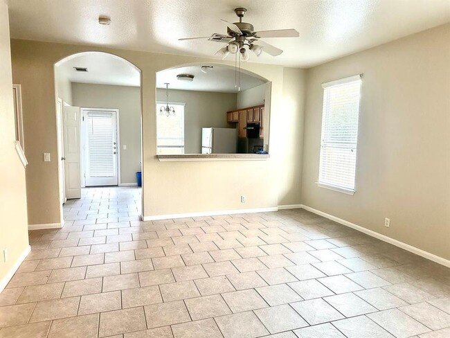 Building Photo - 2404 Allred Dr