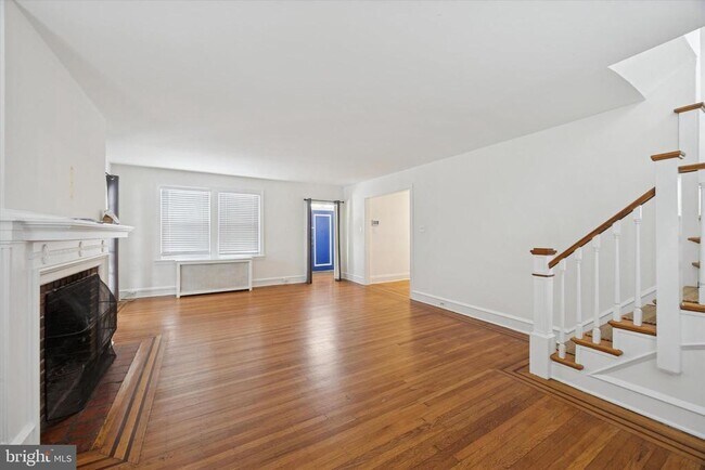 Foto del edificio - 74 Drexel Ave