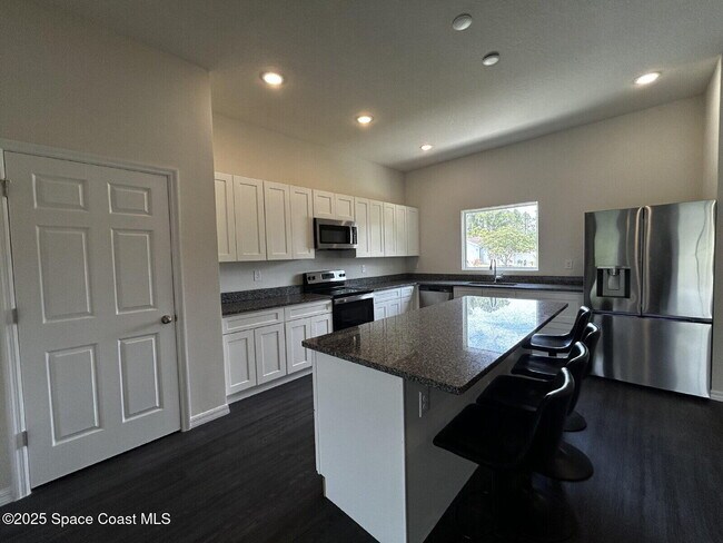 Foto del edificio - 1203 Sexton Rd SW