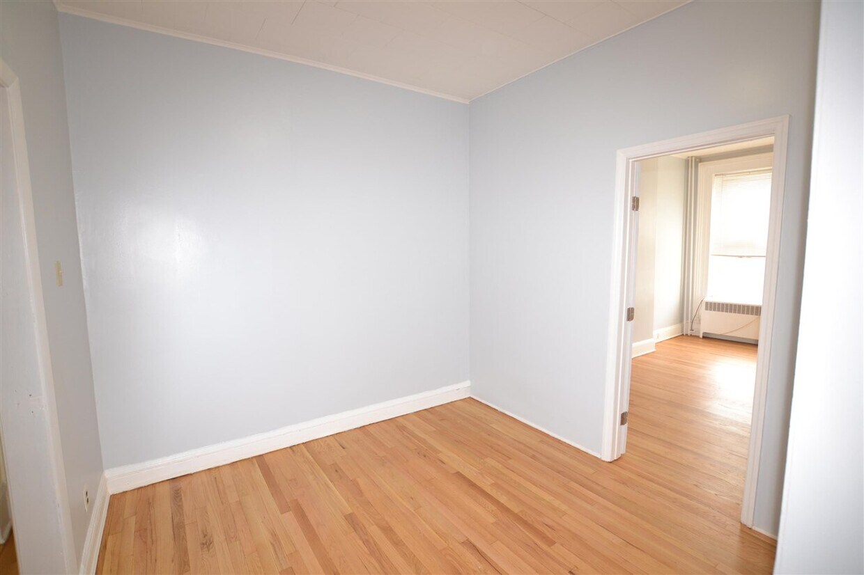 Primary Photo - 125 Park Ave