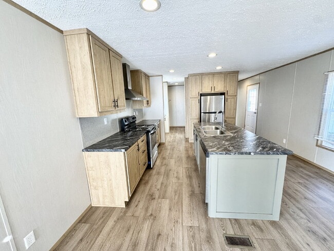 Foto del edificio - 2 Bedroom, 2 Full Bathrooms With Water Included in Pendleton