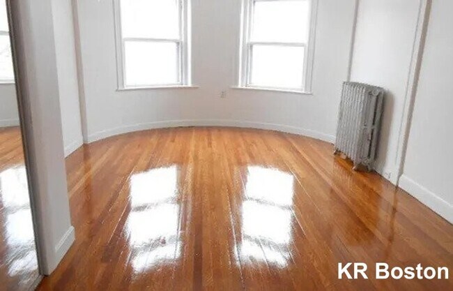 Building Photo - 1623 Beacon St