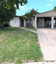 Building Photo - 402 Skyline Ave