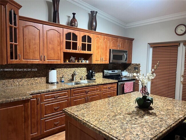 Foto del edificio - 7667 NW 182nd Ln
