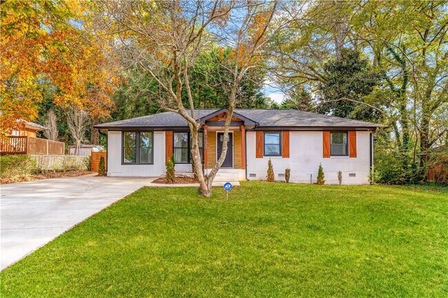 Building Photo - 1934 Pinedale Pl