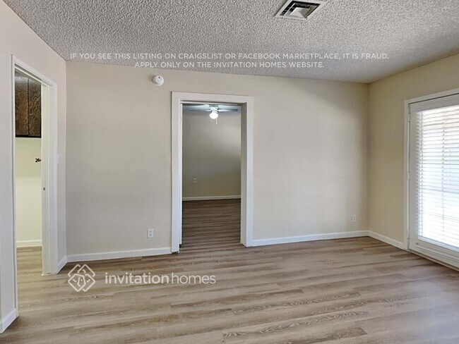 Foto del edificio - 1052 W Kilarea Ave