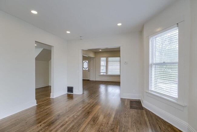 Foto del edificio - 3509 Howard St