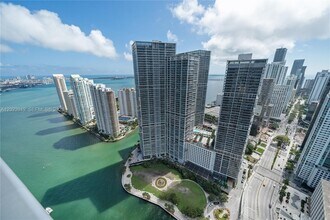 Building Photo - 200 Biscayne Blvd Way
