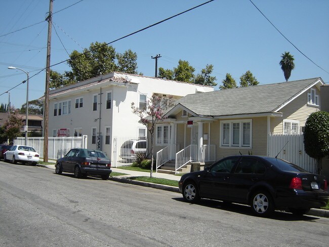 Foto del edificio - 2310 Ellendale Pl