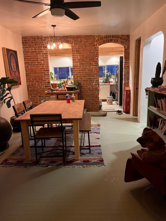 Foto del edificio - Charming 2 Bedroom, 2 Bath House for Rent!