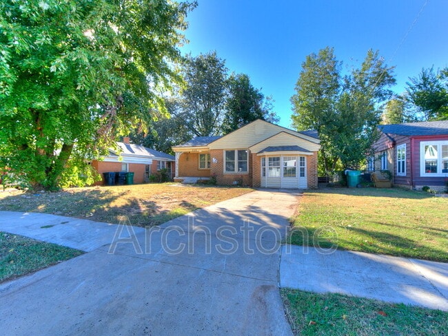 Photo - 228 SW 46th St House