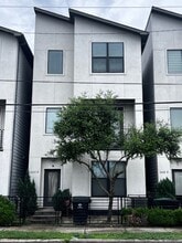 Building Photo - 1615 Milby St