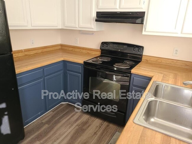 Foto del edificio - 4016 Reese Dr S