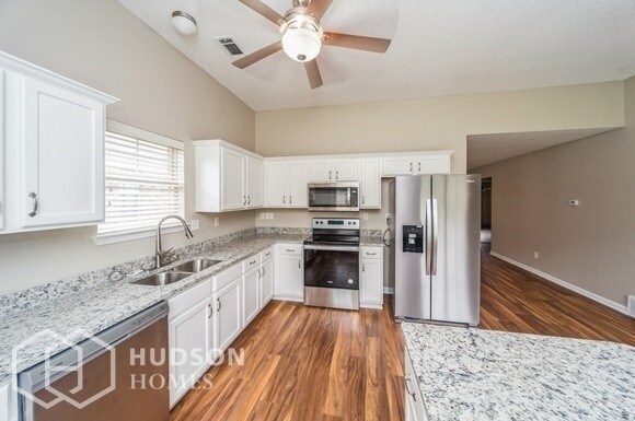 Foto del edificio - NOW AVAILABLE! - 12351 Strong Heart Trl, A...