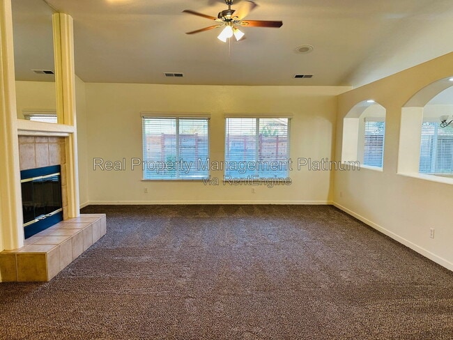 Building Photo - 2012 Riverview Dr