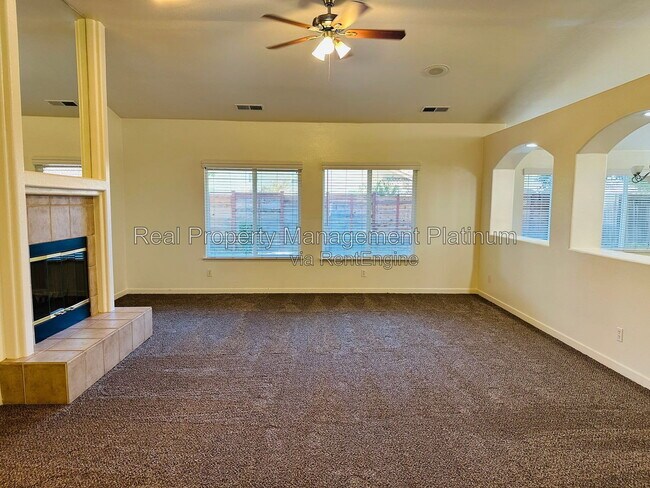 Foto del edificio - 2012 Riverview Dr