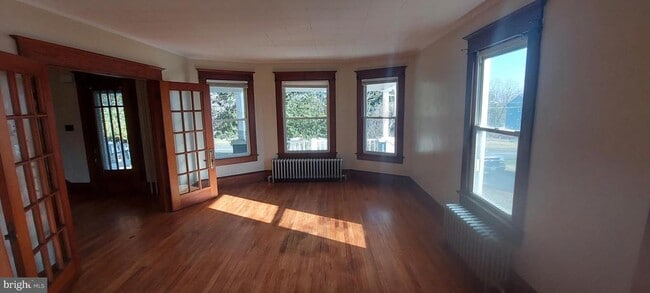 Foto del edificio - 7318 Woodbine Rd