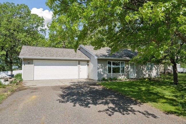 Building Photo - 193 Norwood Dr