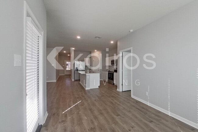 Building Photo - 418 Mango Dr