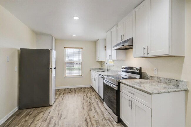 Building Photo - 6206 Alderson St