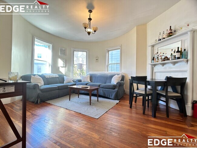 Building Photo - 8 Carmel St