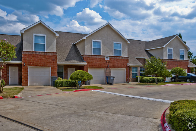 Foto del edificio - Bachon Townhomes