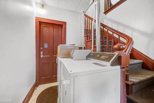 Foto del edificio - 3 br, 1 bath Triplex - 1104 N 5th St
