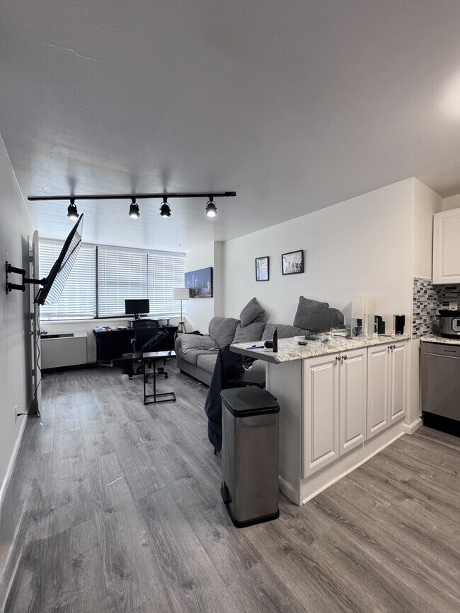 Foto del edificio - 280 Marin Blvd