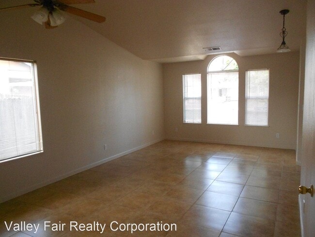 Building Photo - 259 Pelican Pl