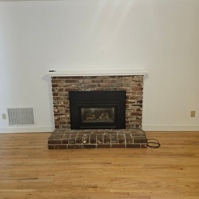 Foto del edificio - 1610 Springwood Dr