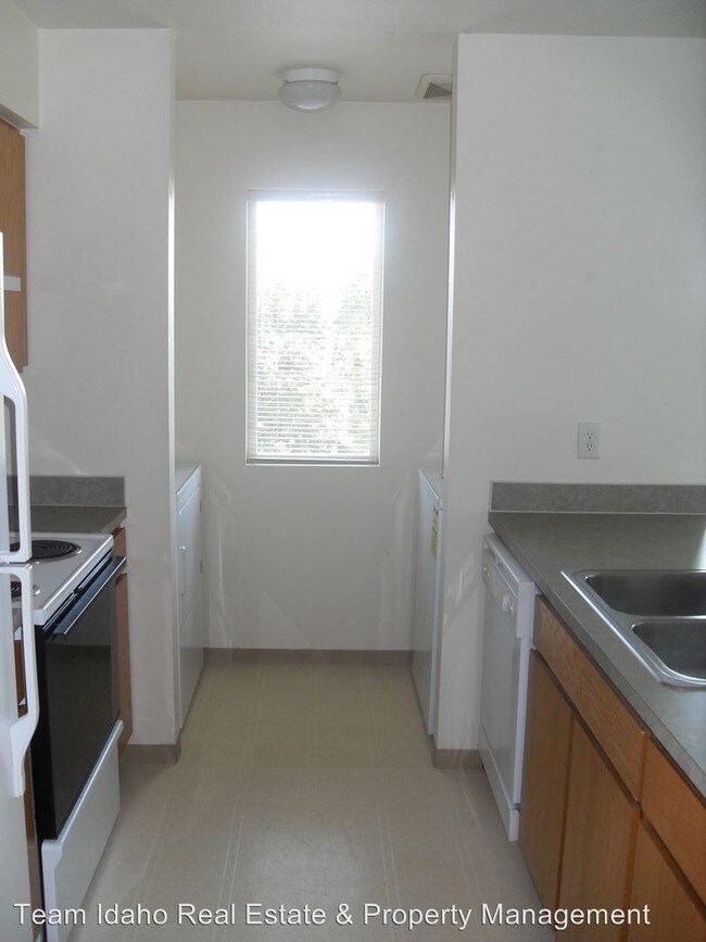 Foto del edificio - 624-624 Residence St