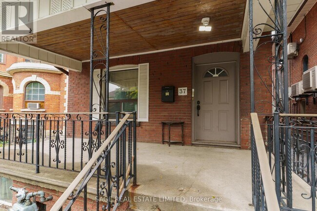 Building Photo - 37 Rusholme Rd